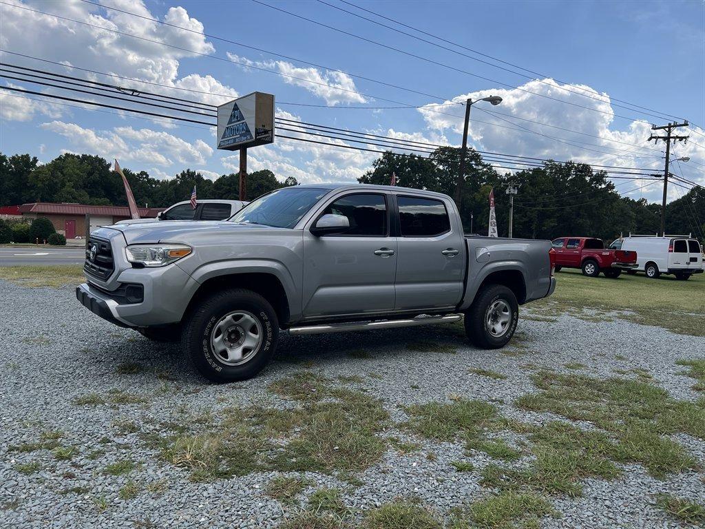2017 Toyota Tacoma SR