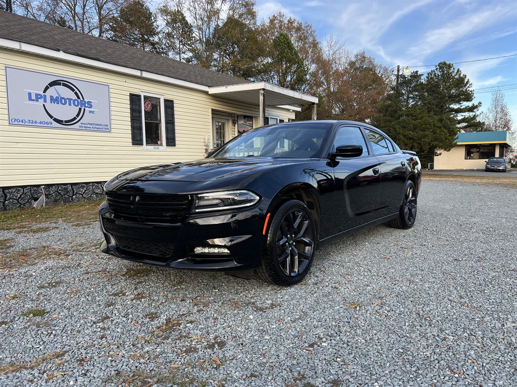 2019 Dodge Charger SXT's photo