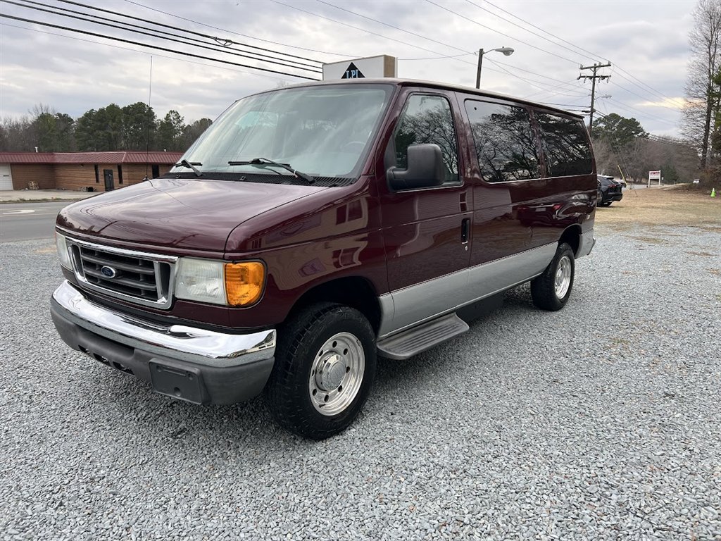 2006 Ford Econoline Wagon XL