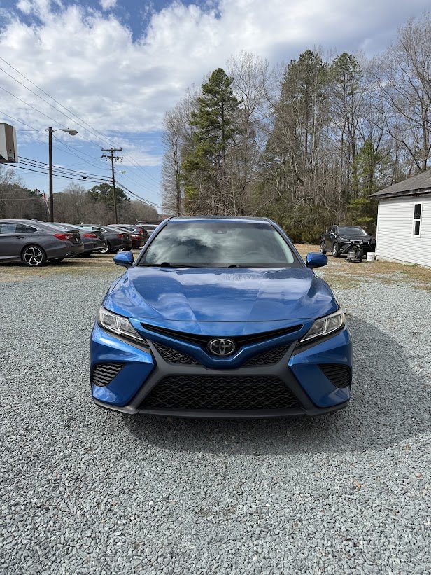 2020 Toyota Camry SE - Photo 16