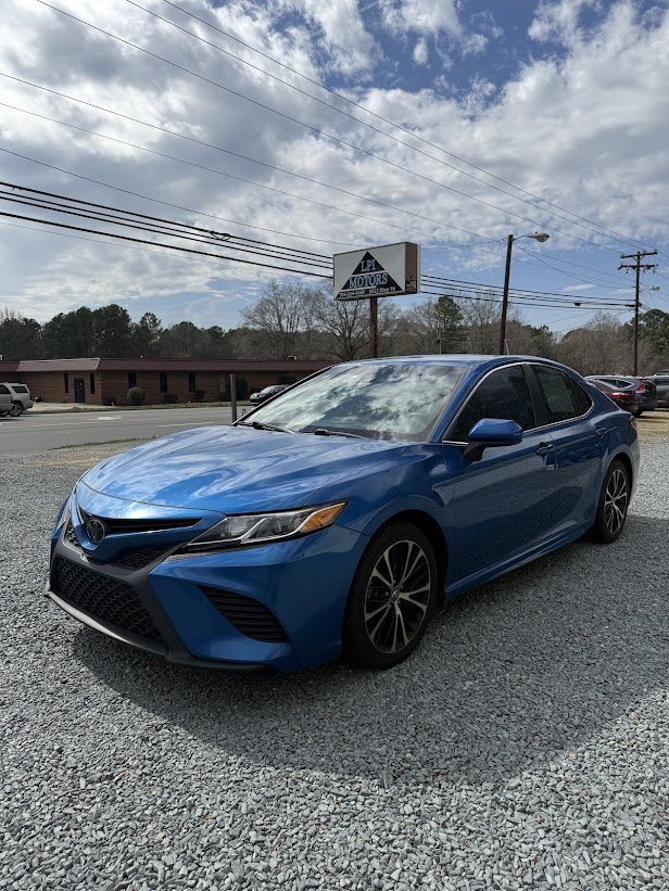 2020 Toyota Camry SE