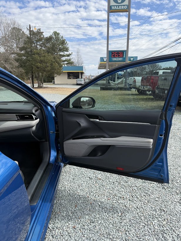 2020 Toyota Camry SE - Photo 12