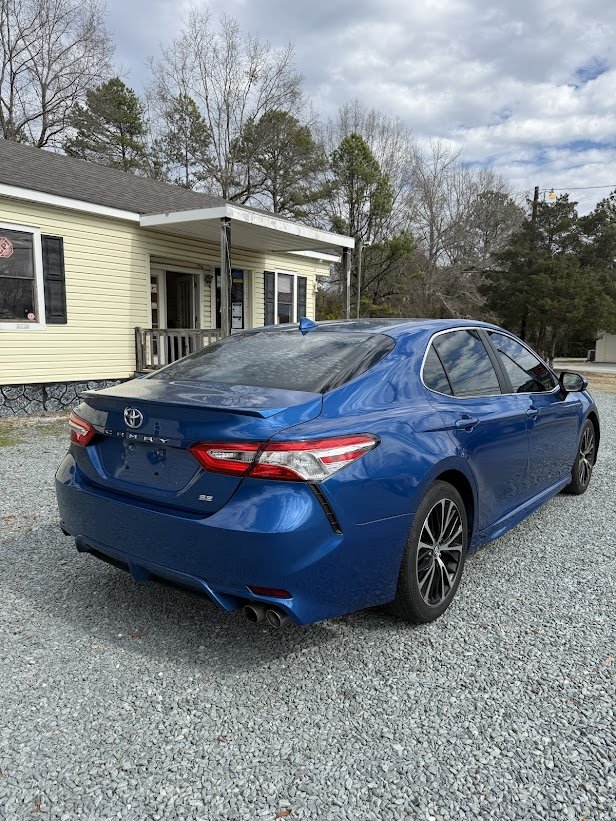 2020 Toyota Camry SE - Photo 20