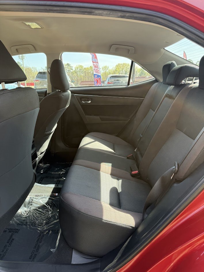 2019 Toyota Corolla LE - Photo 16