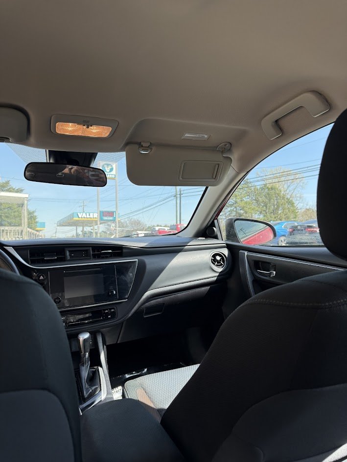 2019 Toyota Corolla LE - Photo 19