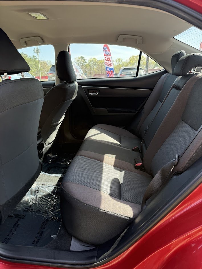2019 Toyota Corolla LE - Photo 17