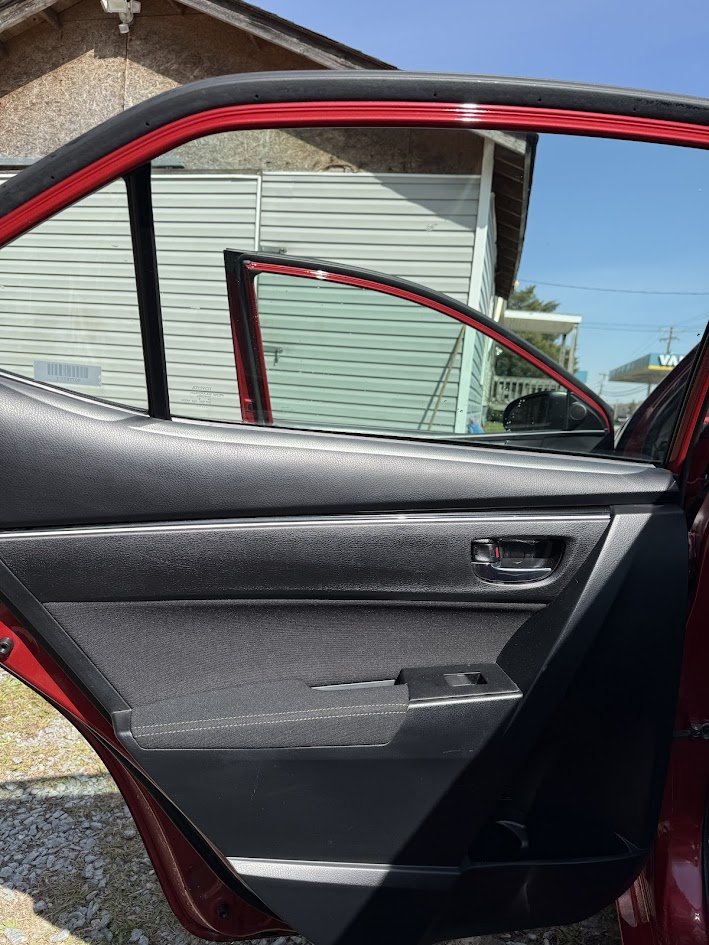 2019 Toyota Corolla LE - Photo 18